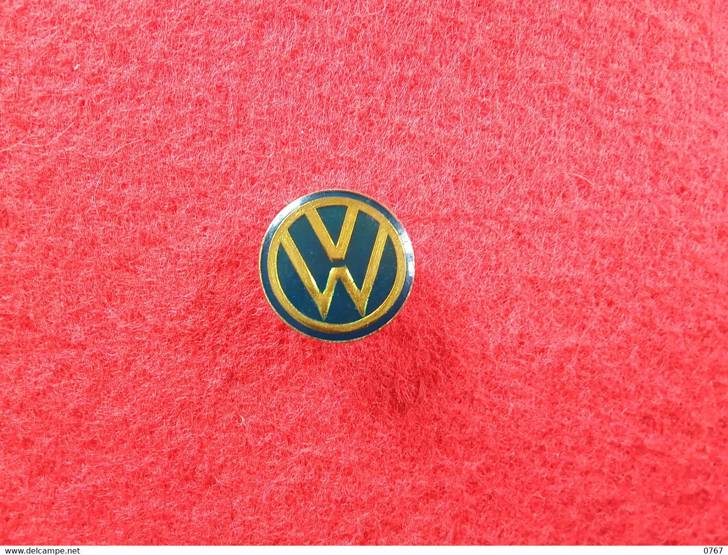 Pin's Pin S AUTOMOBILE AUTO VW VOLKSWAGEN GOLF CHARTRES (bazarcollect28) - Volkswagen