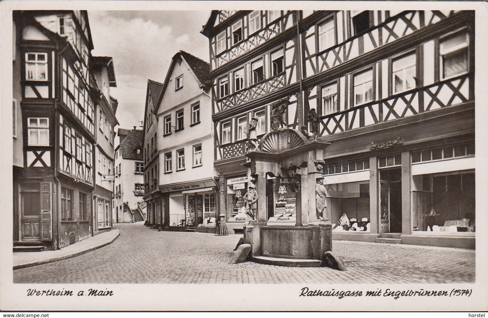 D-97877 Wertheim - Rathausgasse Mit Engelbrunnen ( Ladenstraße Um 1950) - Ncie Stamp - Wertheim