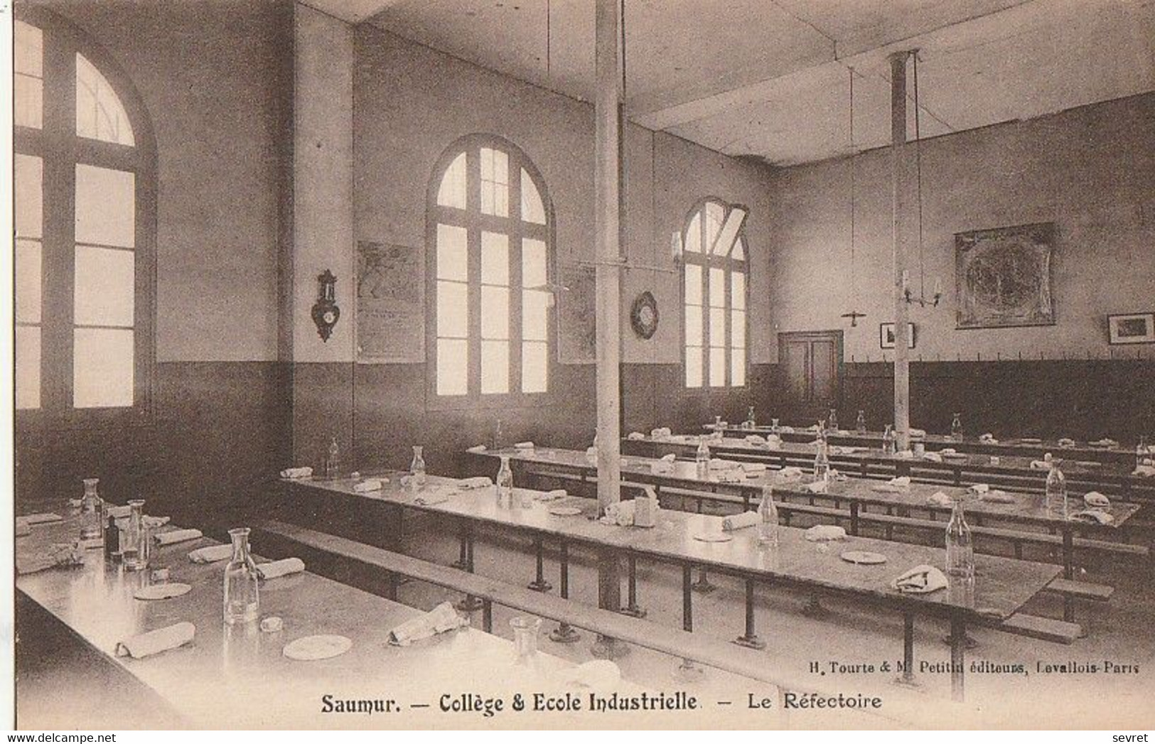 SAUMUR. - Collège & Ecole Industrielle. -Le Réfectoire - Saumur