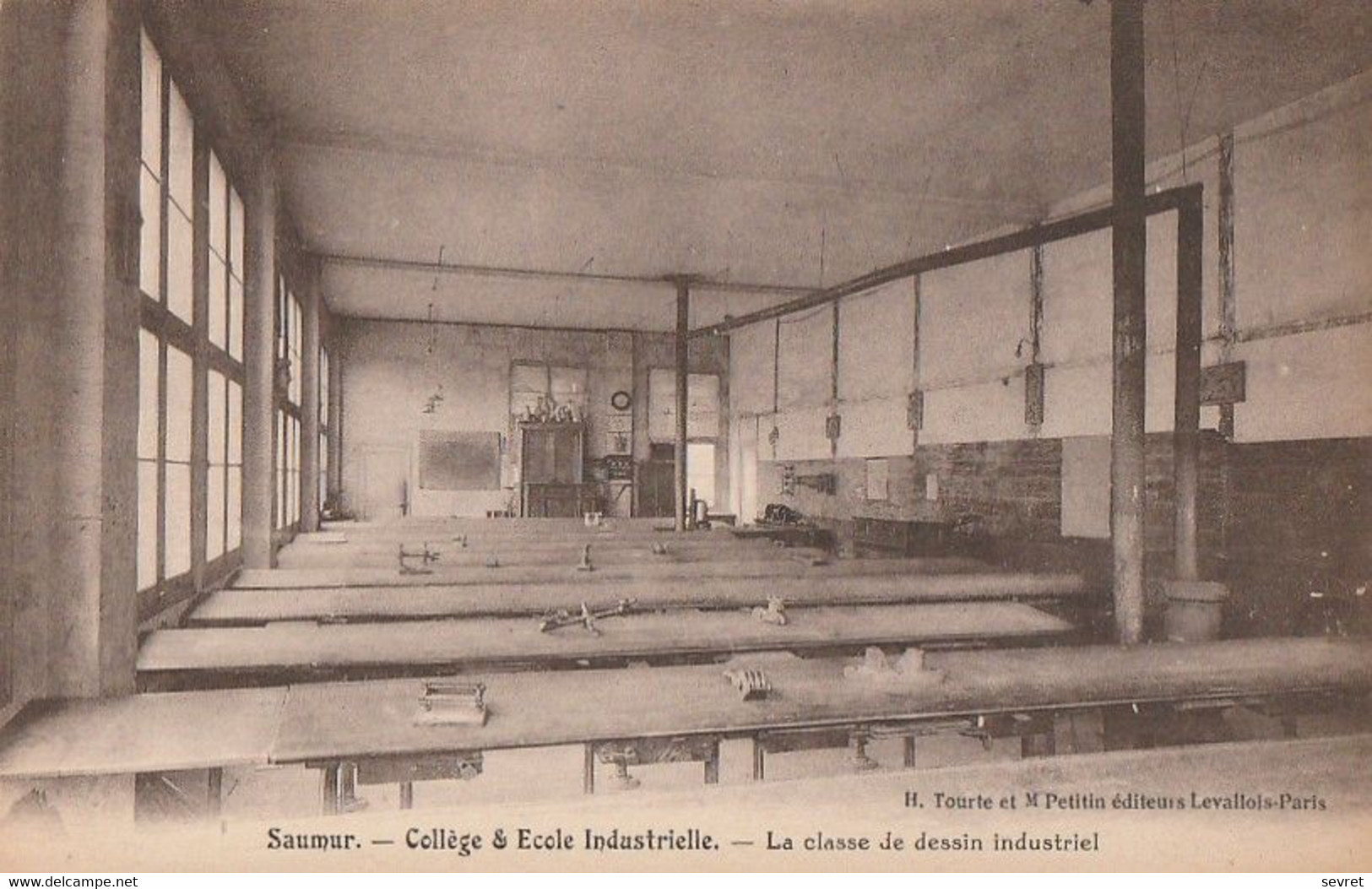 SAUMUR. - Collège & Ecole Industrielle. - La Classe De Dessin Industriel - Saumur