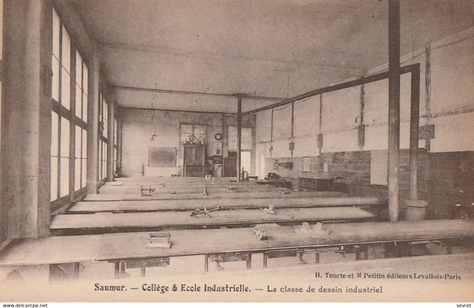 SAUMUR. - Collège & Ecole Industrielle. - La Classe De Dessin Industriel - Saumur