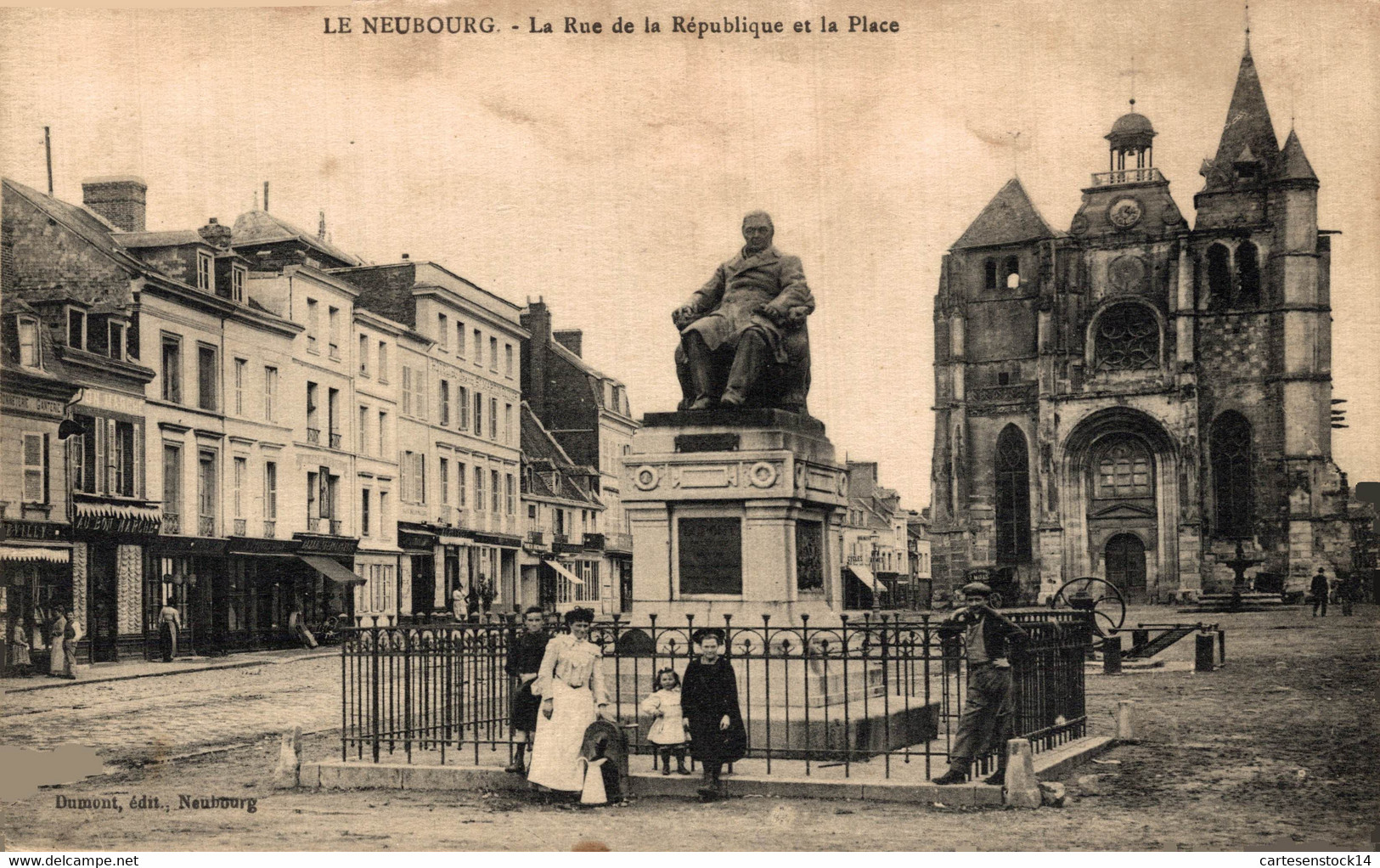 N°35588 Z-cpa Le Neubourg -la Rue De La République- - Le Neubourg