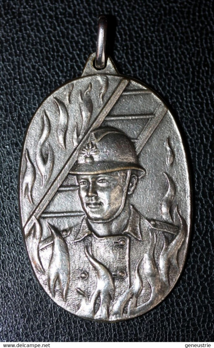 Beau Pendentif Médaille Médaillon De Sapeurs Pompiers - Pompieri