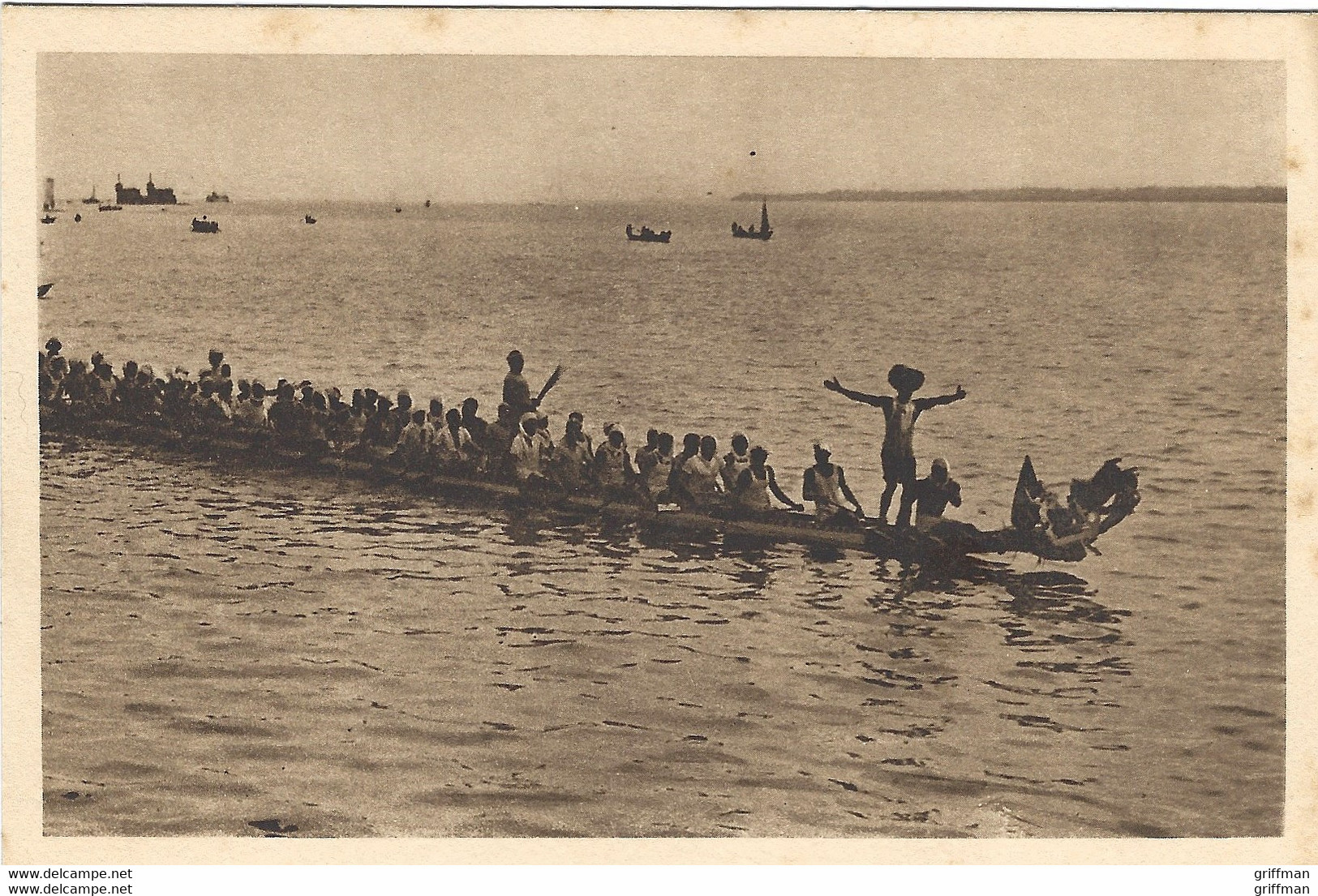 DOUALA PIROGUE DE COURSE SUR LE WOURI TBE - Cameroun