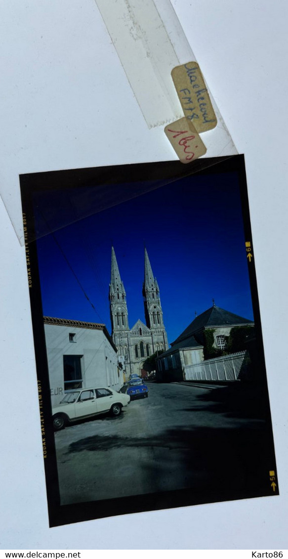 Machecoul * Rue Et église Du Village * Autos * Ektachrome Photo Original 9.2x6.2cm Maison ARTAUD - Machecoul
