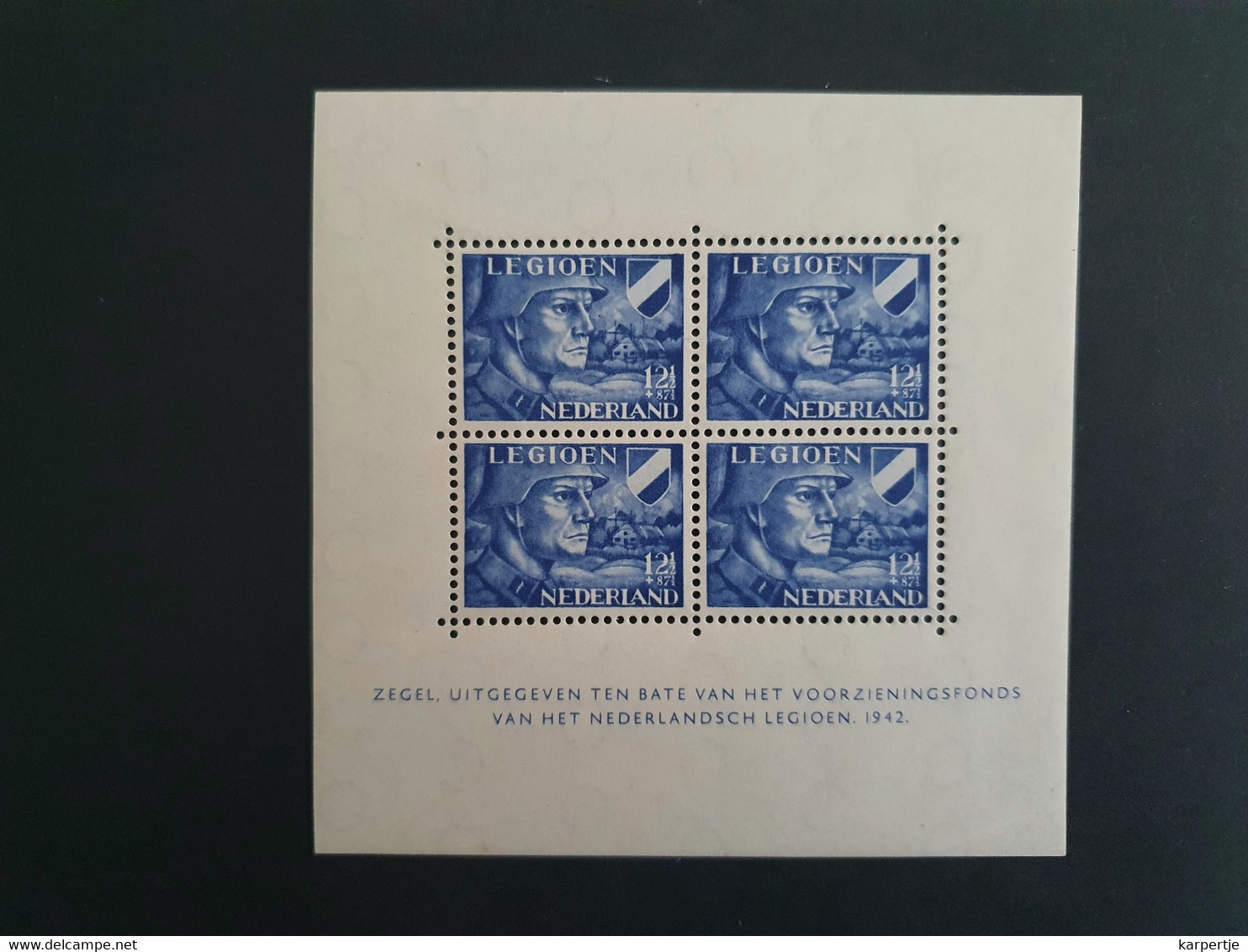 NVPH 403 BP. Postfris. MNH. Blauwe Punt Achter Kraag Zegel Links Onder. - Abarten Und Kuriositäten