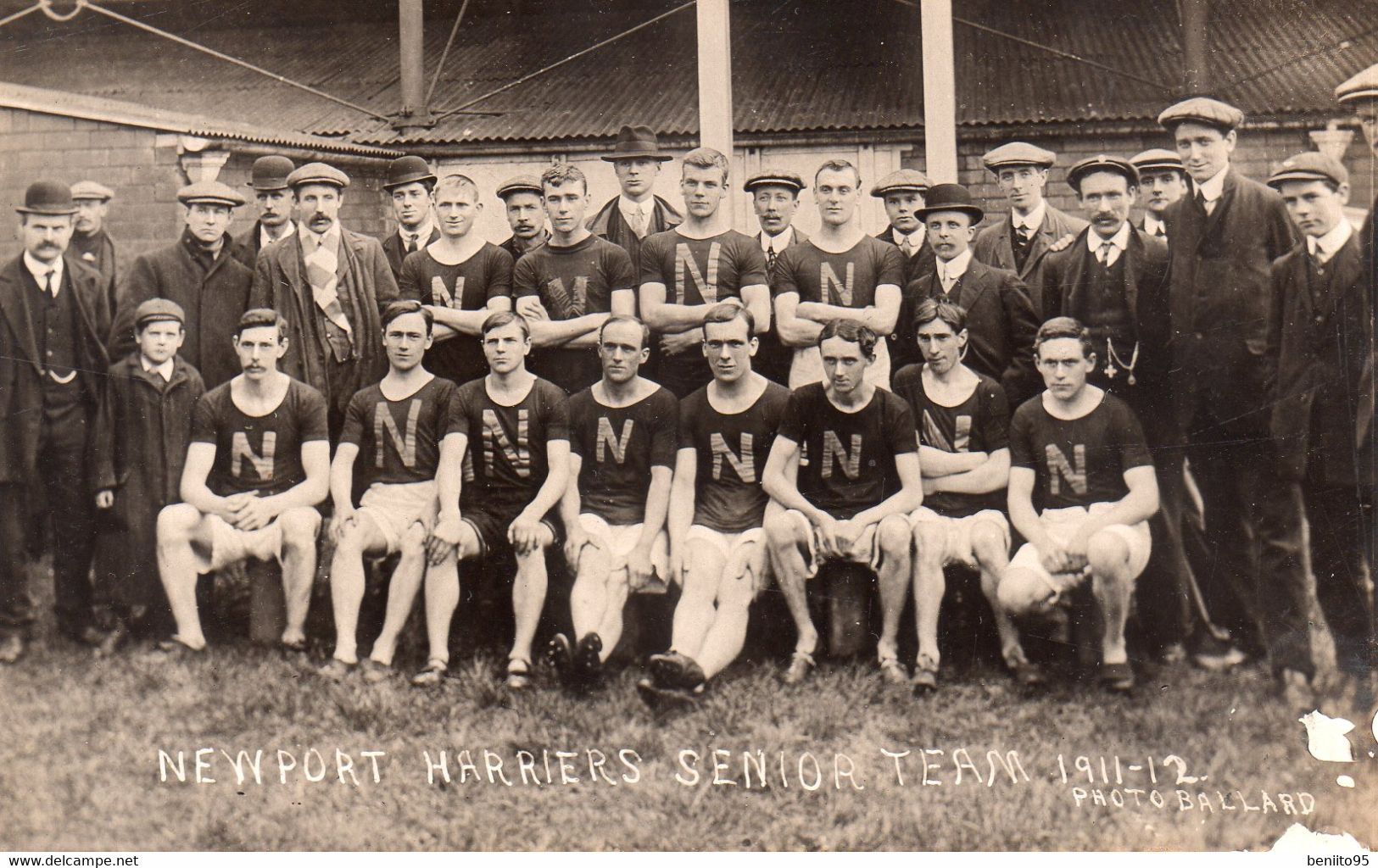 CARTE-PHOTO De NEWPORT -Equipe Senior D'ATHLETISME 1911-12. - Other & Unclassified