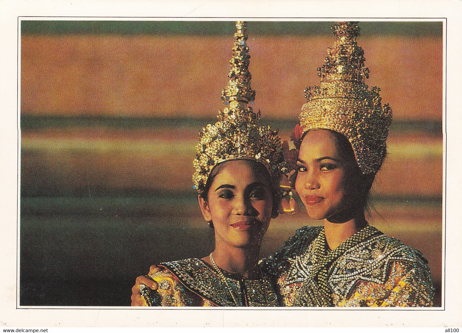 A19602 - BANGKOK THE SUTHAT THEPWARAM TEMPLE THAILAND DANSEUSES DANCERS POST CARD UNUSED PHOTO PATRICK DE WILDE HOA-QUI - Thaïlande