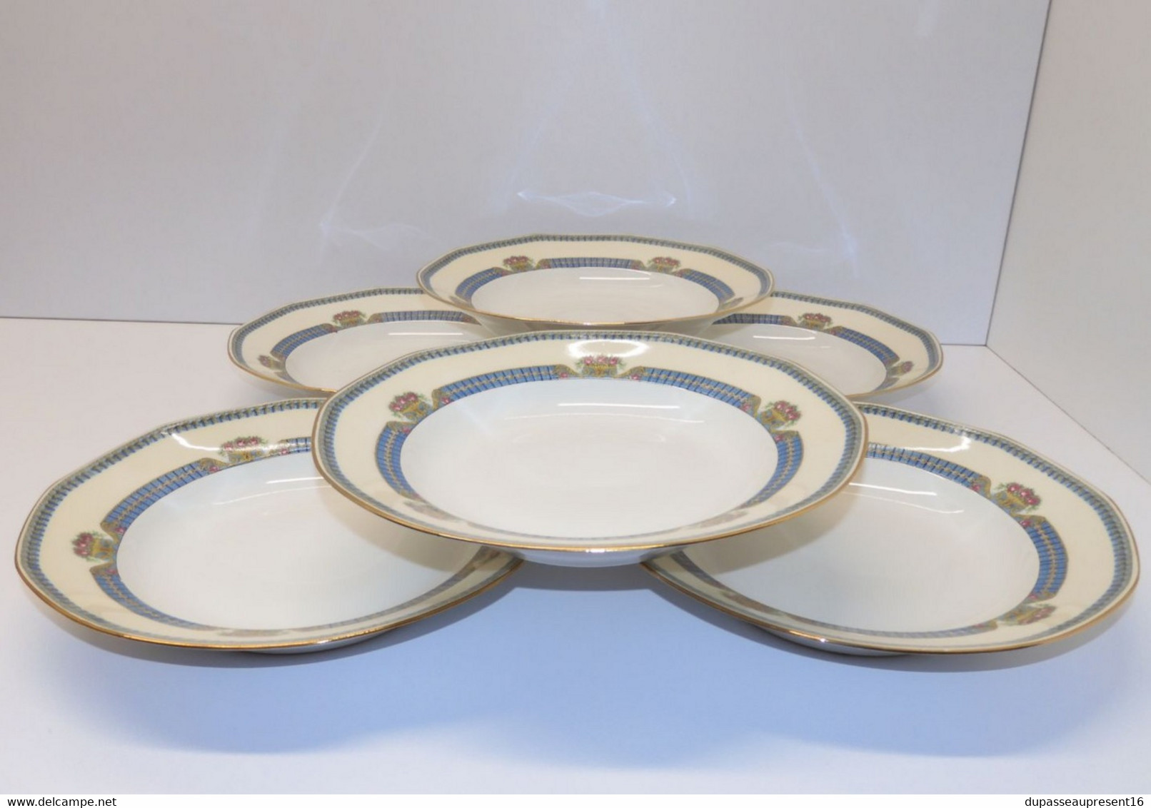 *6 ASSIETTES 1/2 CREUSES PORCELAINE LIMOGES JB France (JEAN BOYER) Dorures  E - Limoges (FRA)