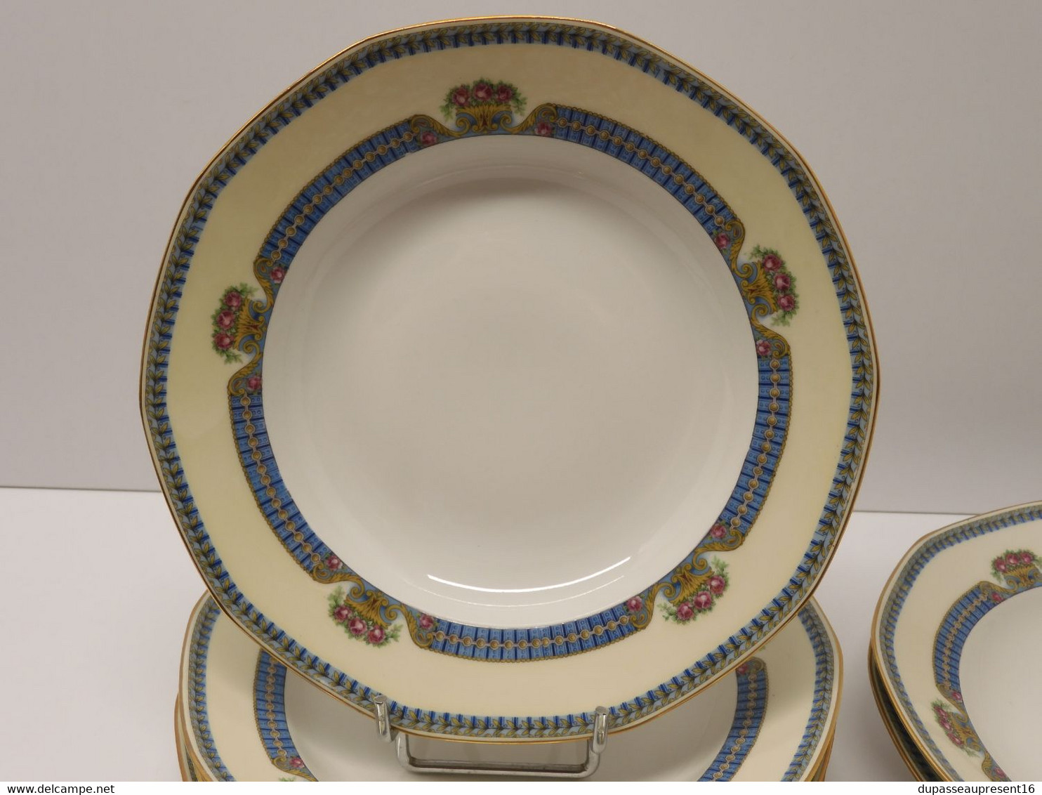 *6 ASSIETTES 1/2 CREUSES PORCELAINE LIMOGES JB France (JEAN BOYER) dorures  E