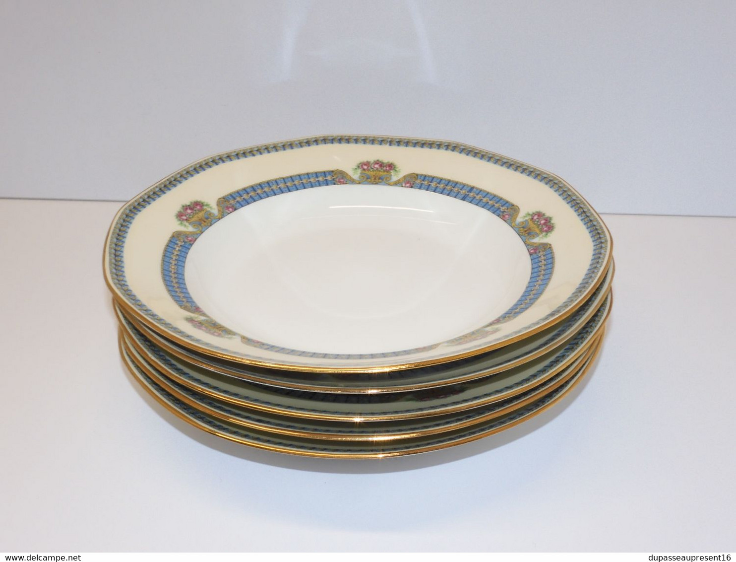 *5 ASSIETTES 1/2 CREUSES PORCELAINE LIMOGES JB France (JEAN BOYER) dorures E