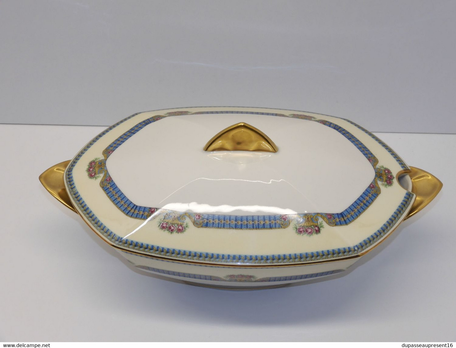 *BELLE ANCIENNE SOUPIERE PORCELAINE LIMOGES JB France (JEAN BOYER) dorures  E