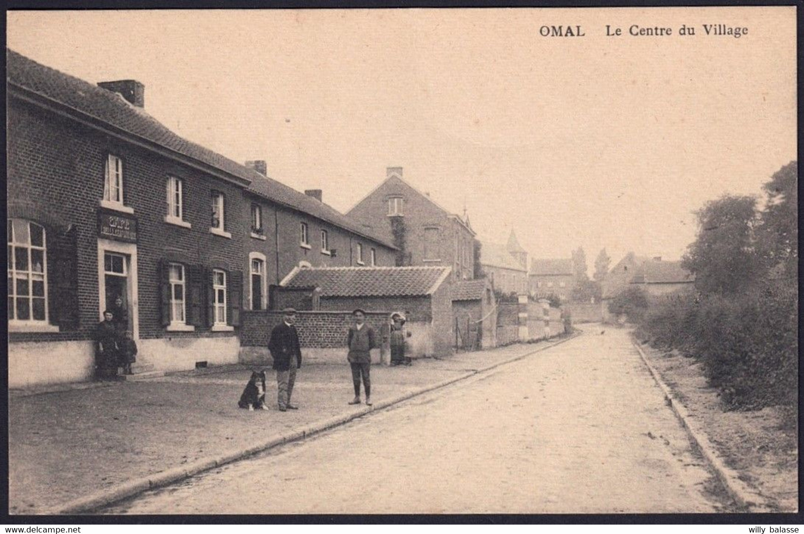 +++ CPA - OMAL - Centre Du Village - Café  // - Geer