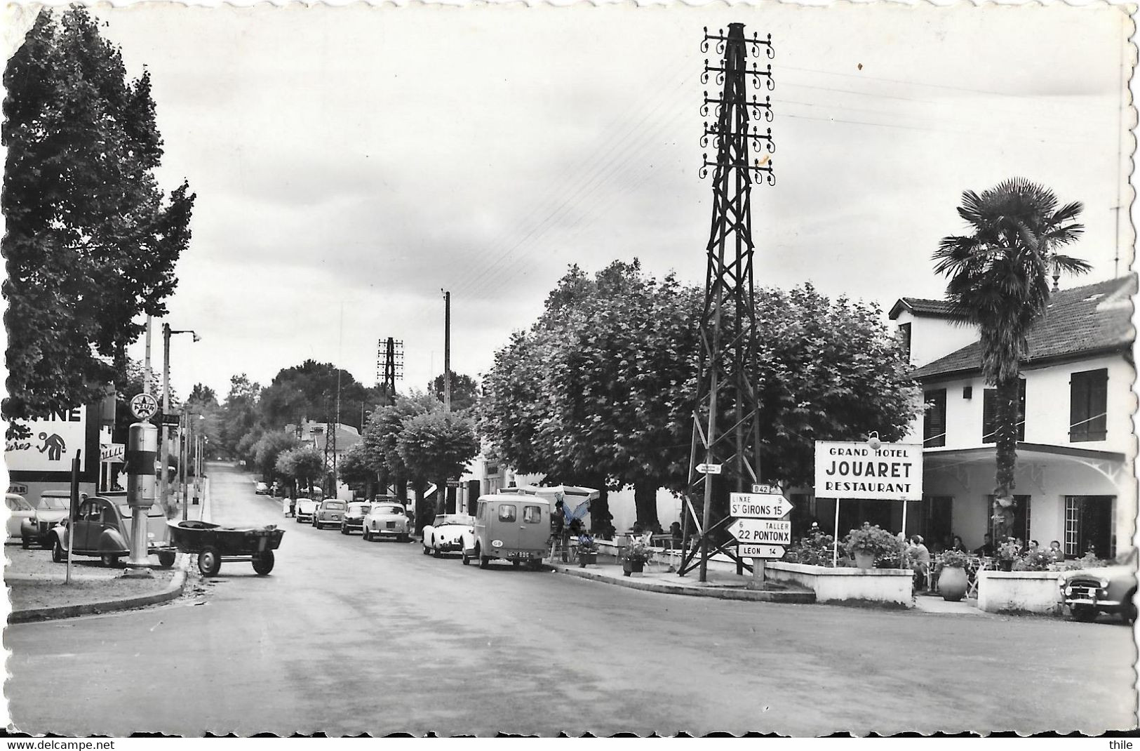 CASTETS-DES-LANDES - Le Carrefour Route De Bayonne - Old Cars - Castets