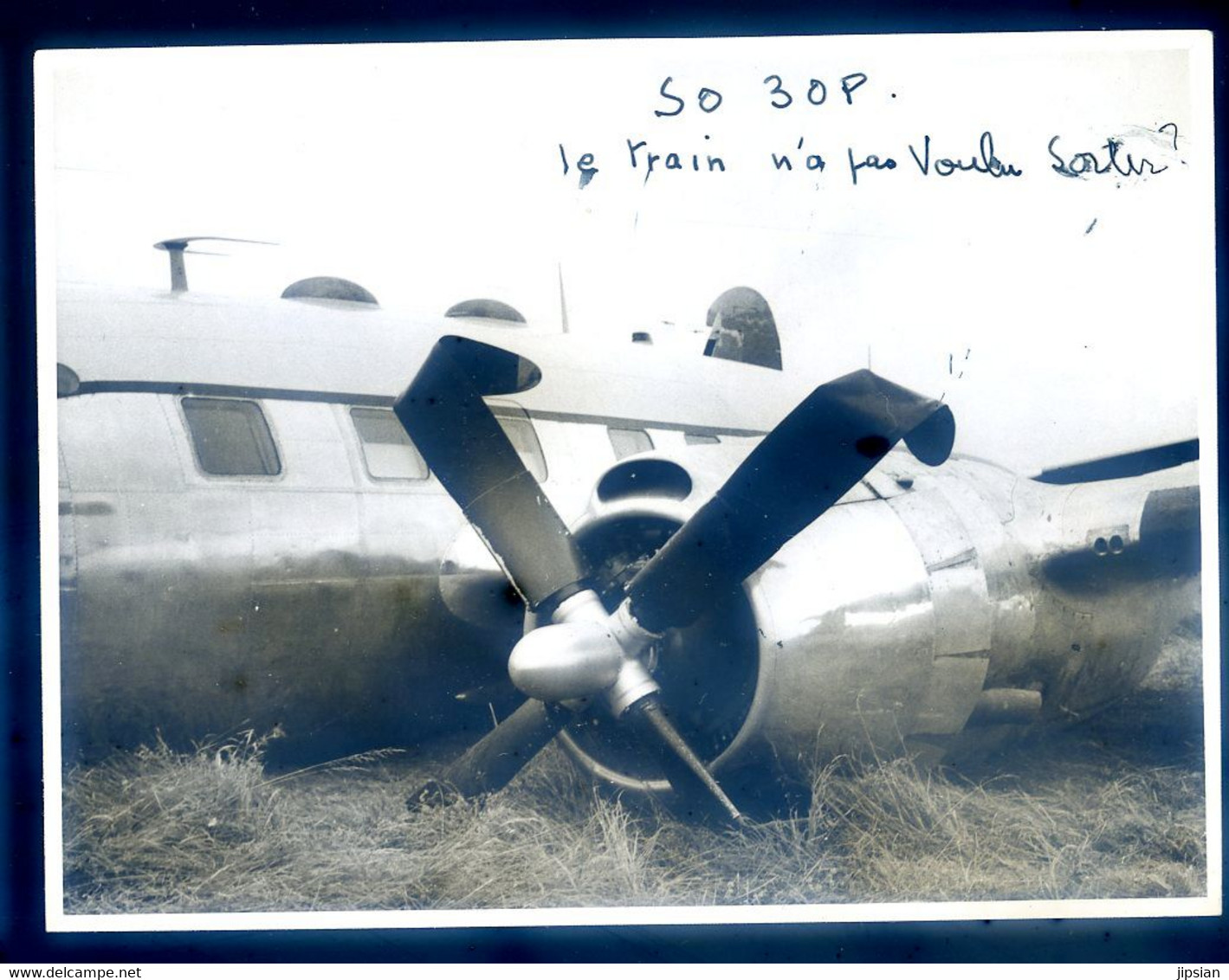 Lot 2 Photos Originales Juin 1965 Accident Avion Le SO30p N°35 De La 11S à Creil Train Atterrissage Pas Sorti Sephot11 - Aviación
