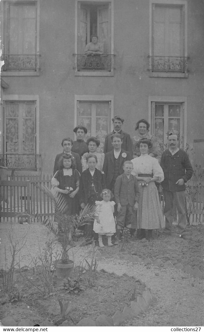 93-LE-PRE-SAINT-GERVAIS-CARTE PHOTO- 15 RUE CARNOT UNE FAMILLE - Le Pre Saint Gervais