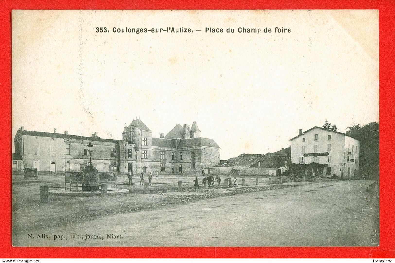 8726 - DEUX SEVRES - COULONGES SUR L'AUTIZE - Place Du Champ De Foire - Coulonges-sur-l'Autize