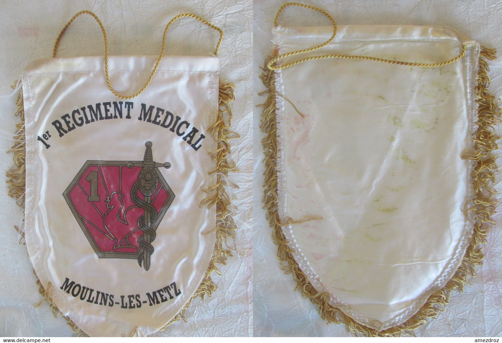 Fanion Militaire - 1er Régiment Médical - Moulins-Lès-Metz - Dos Salie  Env 18 X 26,5 Cm - Drapeaux