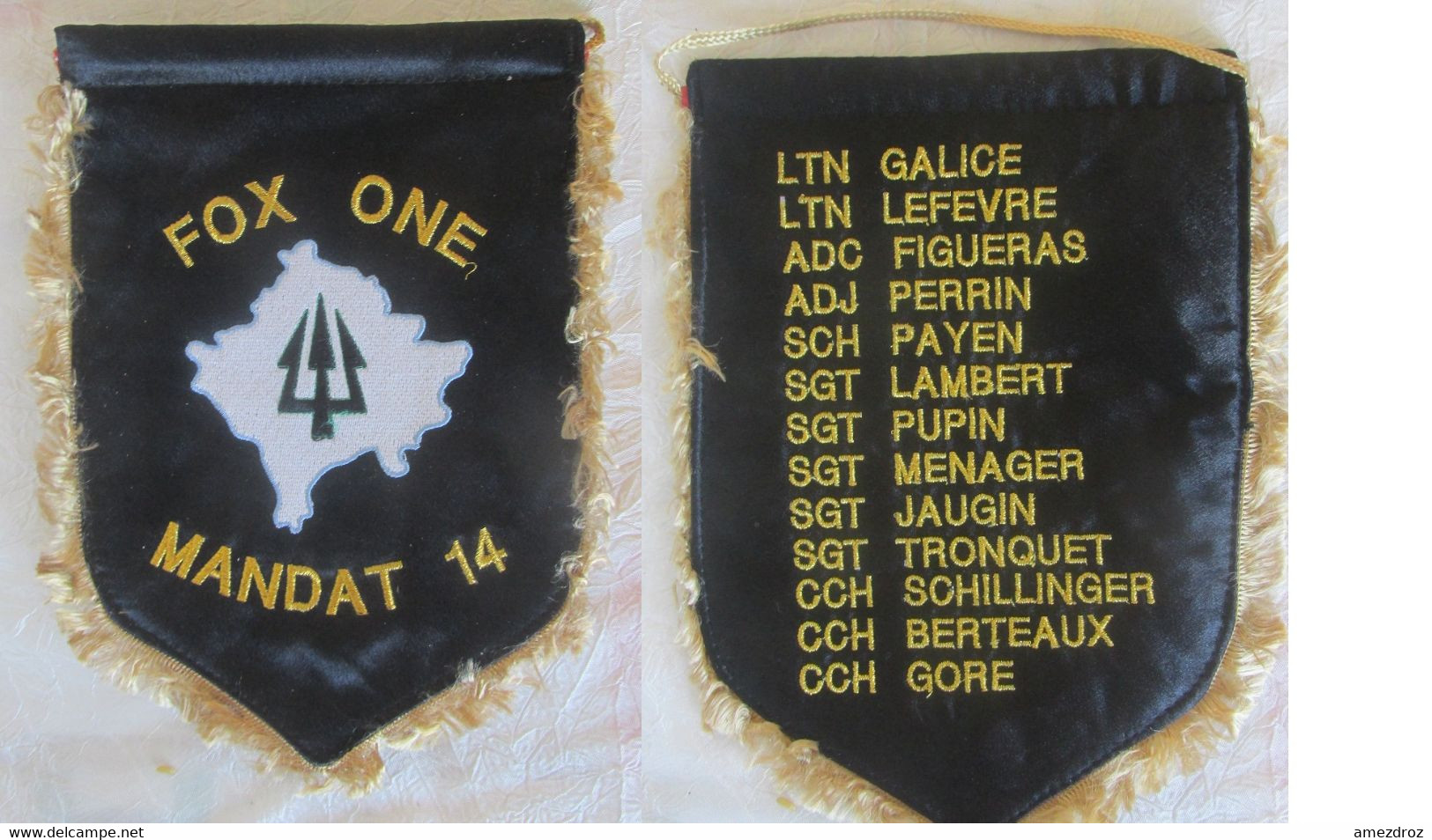 Fanion Militaire Fox One Mandat 14 Trident - Liste Nominative Par Grade Au Dos  17 X 25 Cm - Drapeaux