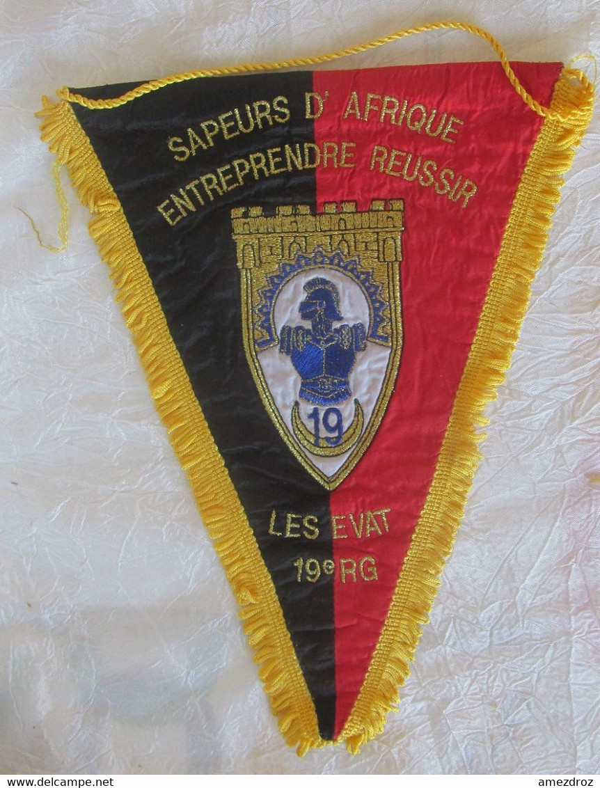 Fanion Sapeurs D'Afrique Les EVAT 19e RG  19 X 27 Cm - Firemen