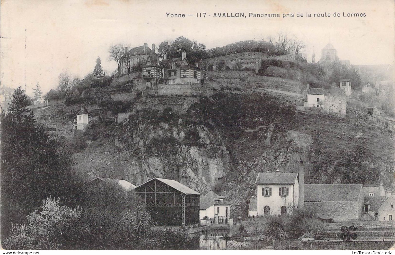 CPA FRANCE - 89 - AVALLON - Panorama Pris De La Route De Lormes - Avallon