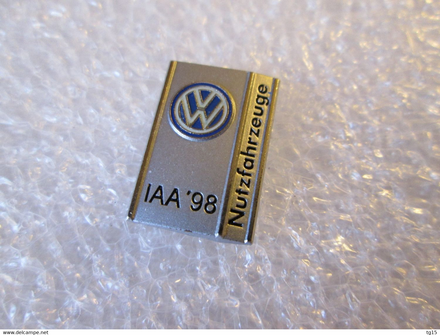 PIN'S     VOLKSWAGEN   IAA 98 - Volkswagen