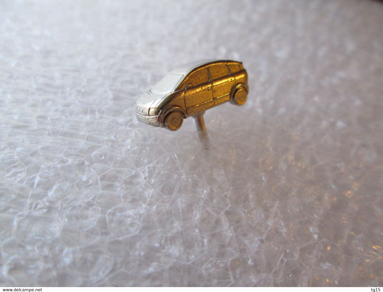 PIN'S    AUDI   A  2  Zamak  3D - Audi