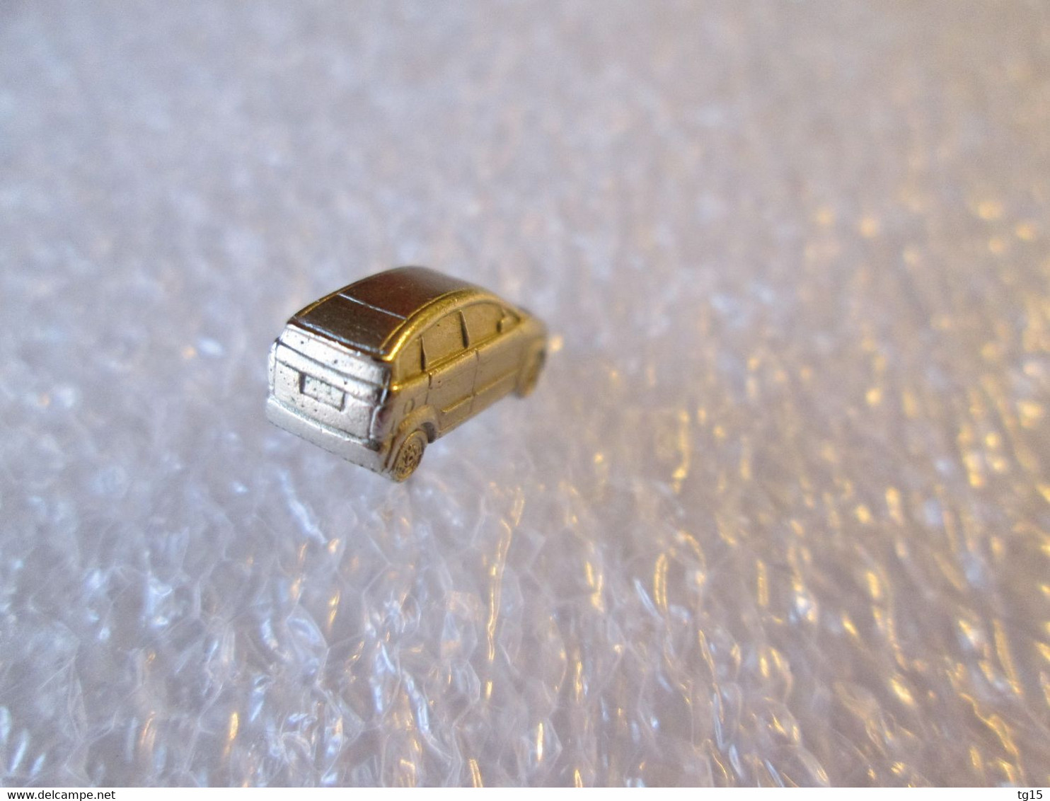 PIN'S    AUDI   A  2  Zamak  3D - Audi