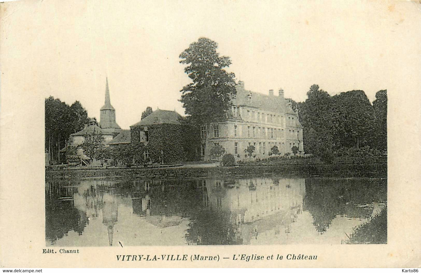 Vitry La Ville * Vue Sur Le Château Et L'église Du Village - Vitry-la-Ville