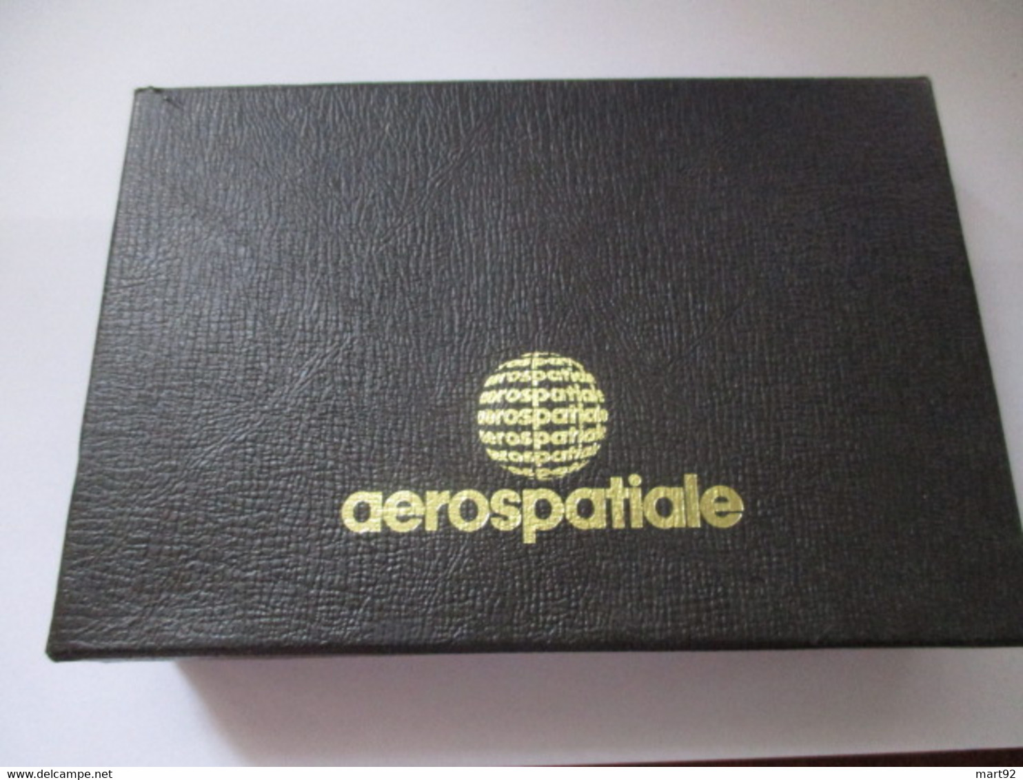 COFFRET DE 21 PINS AEROSPACIALE - Werbung