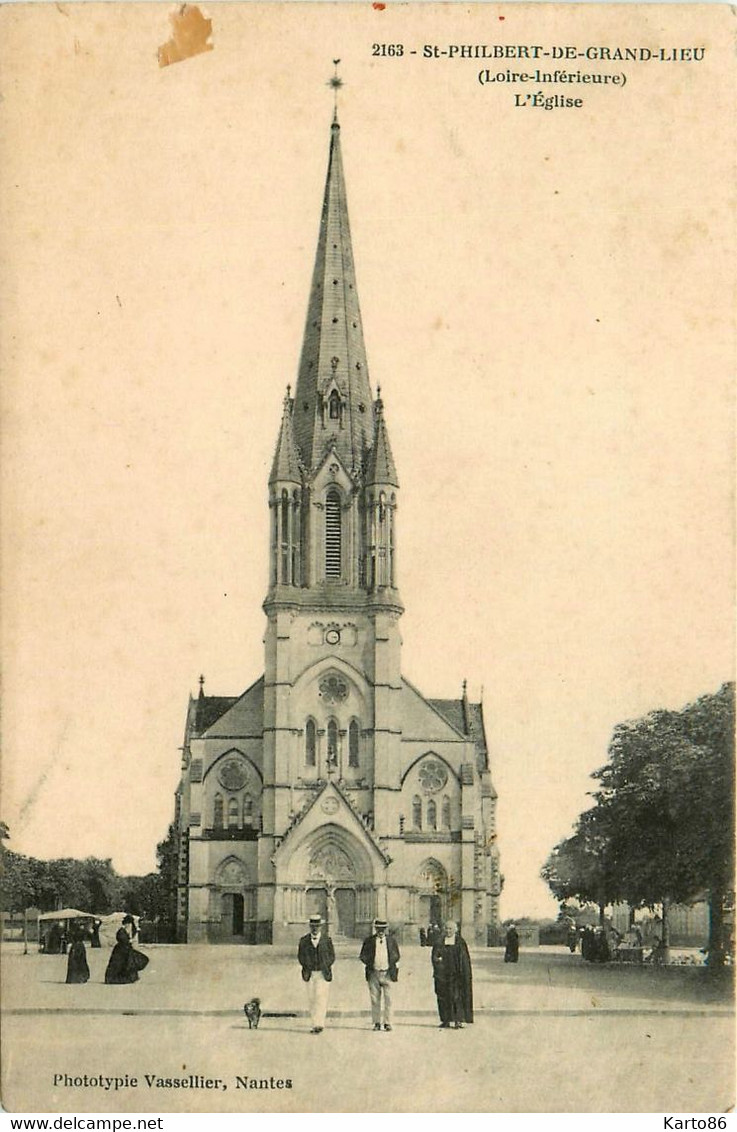 St Philbert De Grand Lieu * La Place De L'église Du Village - Saint-Philbert-de-Grand-Lieu