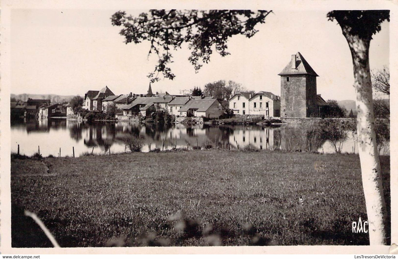 CPA - 87 - Le Limousin Pittoresque - PEYRAT LE CHATEAU - La Tour Et L'étang - Edition SAVAUD - Flamme - Saint Junien