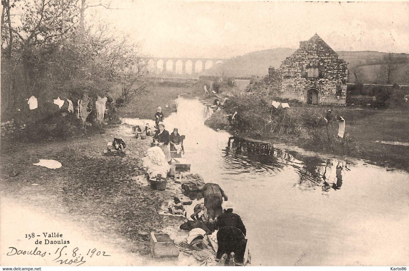 Daoulas * La Vallée * Lavoir Laveuses Lavandières Coiffe - Daoulas