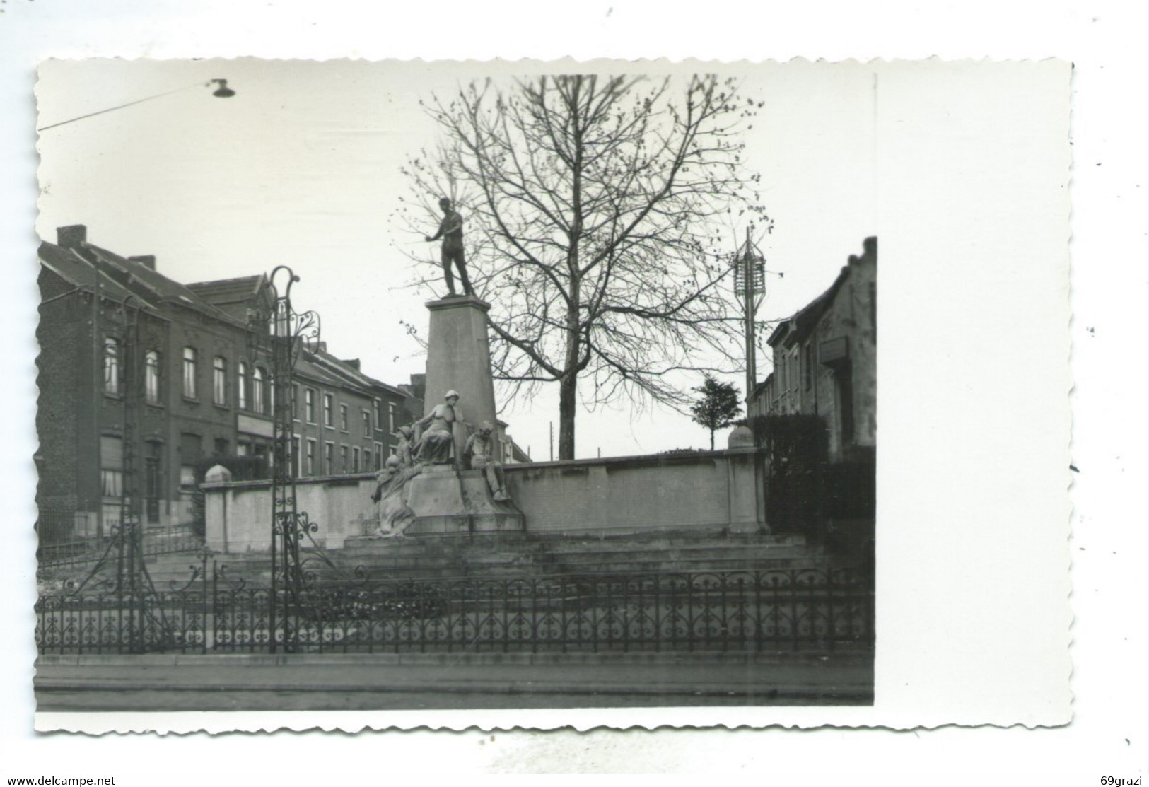 Jumet Brulotte Monument Aux Morts - Charleroi