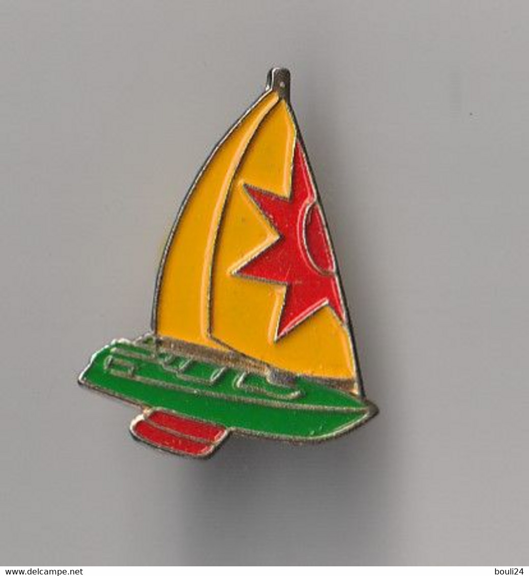 SOU -  PIN'S THEME SPORT  VOILIER  AVEC LOGO PLEIN SOLEIL - Sailing, Yachting