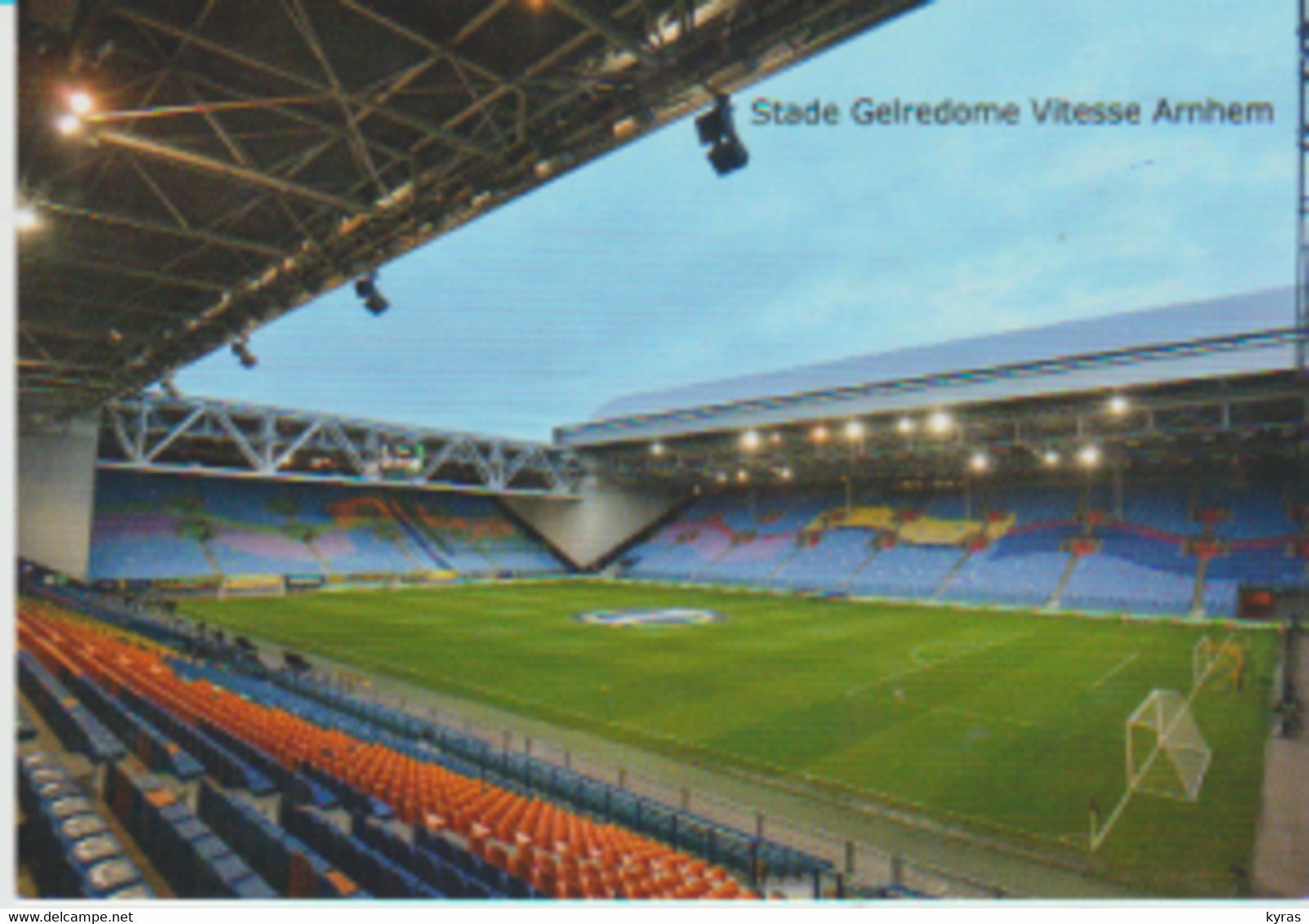 Cpm 10x15. PAYS BAS. ARNHEM. Stade Gelredom Vitesse - Stadien