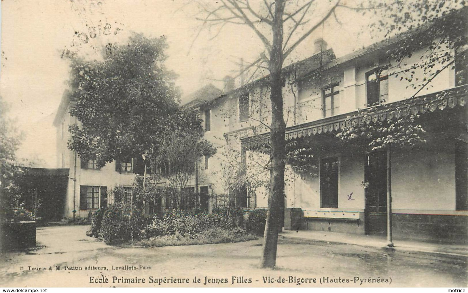 VIC DE BIGORRE - Ecole Primaire Supérieure De Jeune Filles.(carte Vendue En L'état) - Vic Sur Bigorre