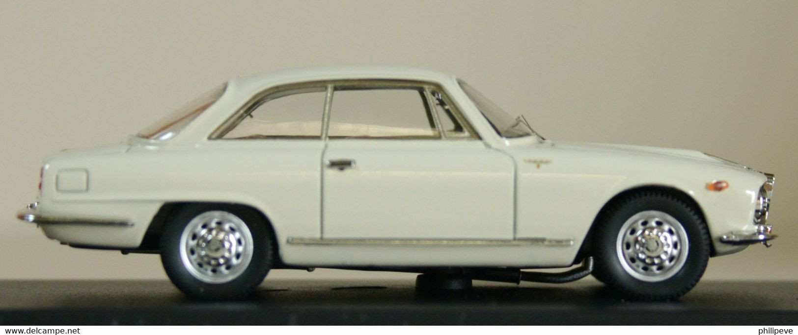 ALFA-ROMEO 2600 Sprint ''Scarfiotti'' 1962 - BANG 1:43 - Bang