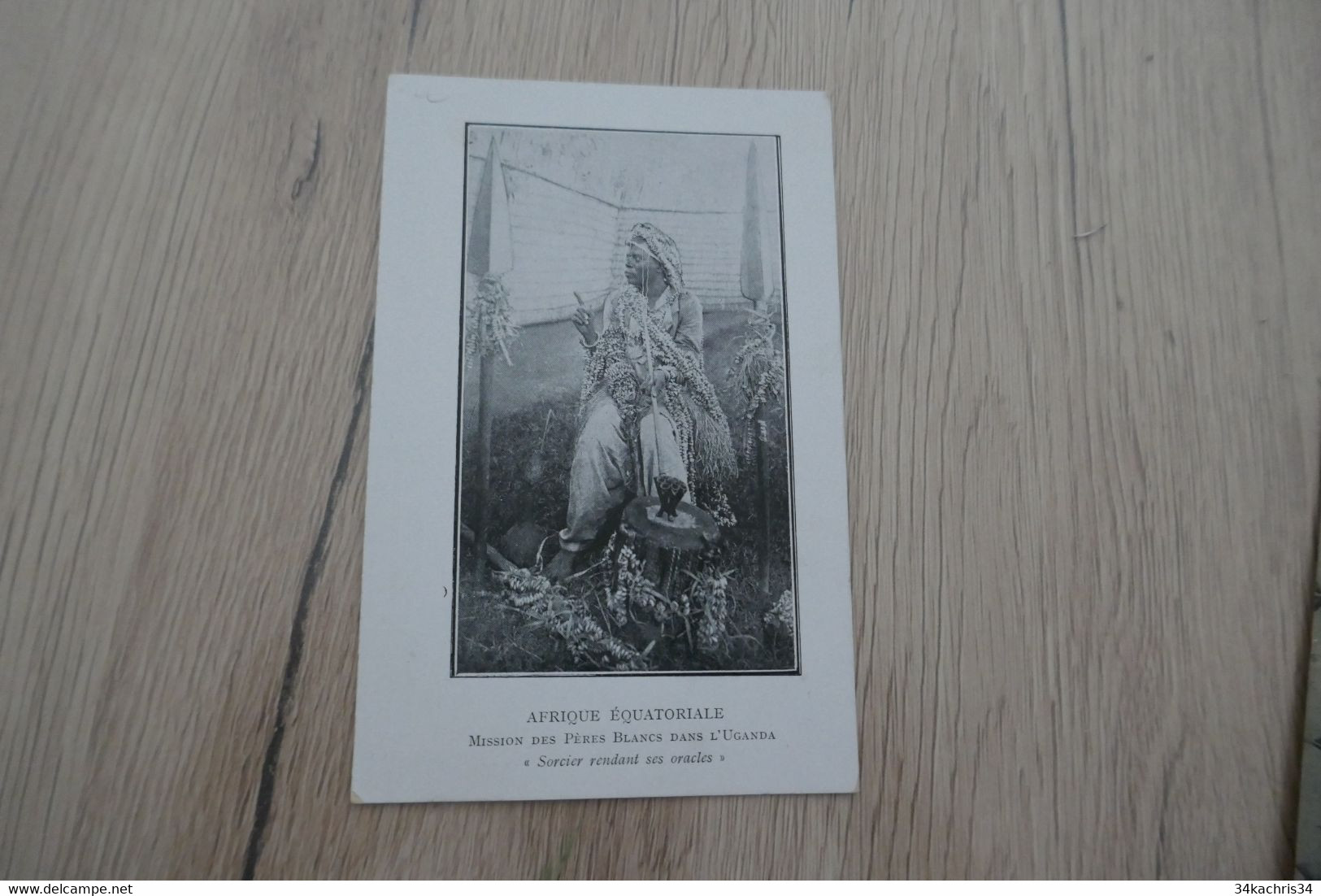 CPA Afrique équatoriale Mission Des Pères Balncs Dans L'Uganda Sorcier Rendant Ses Oracles - Ouganda