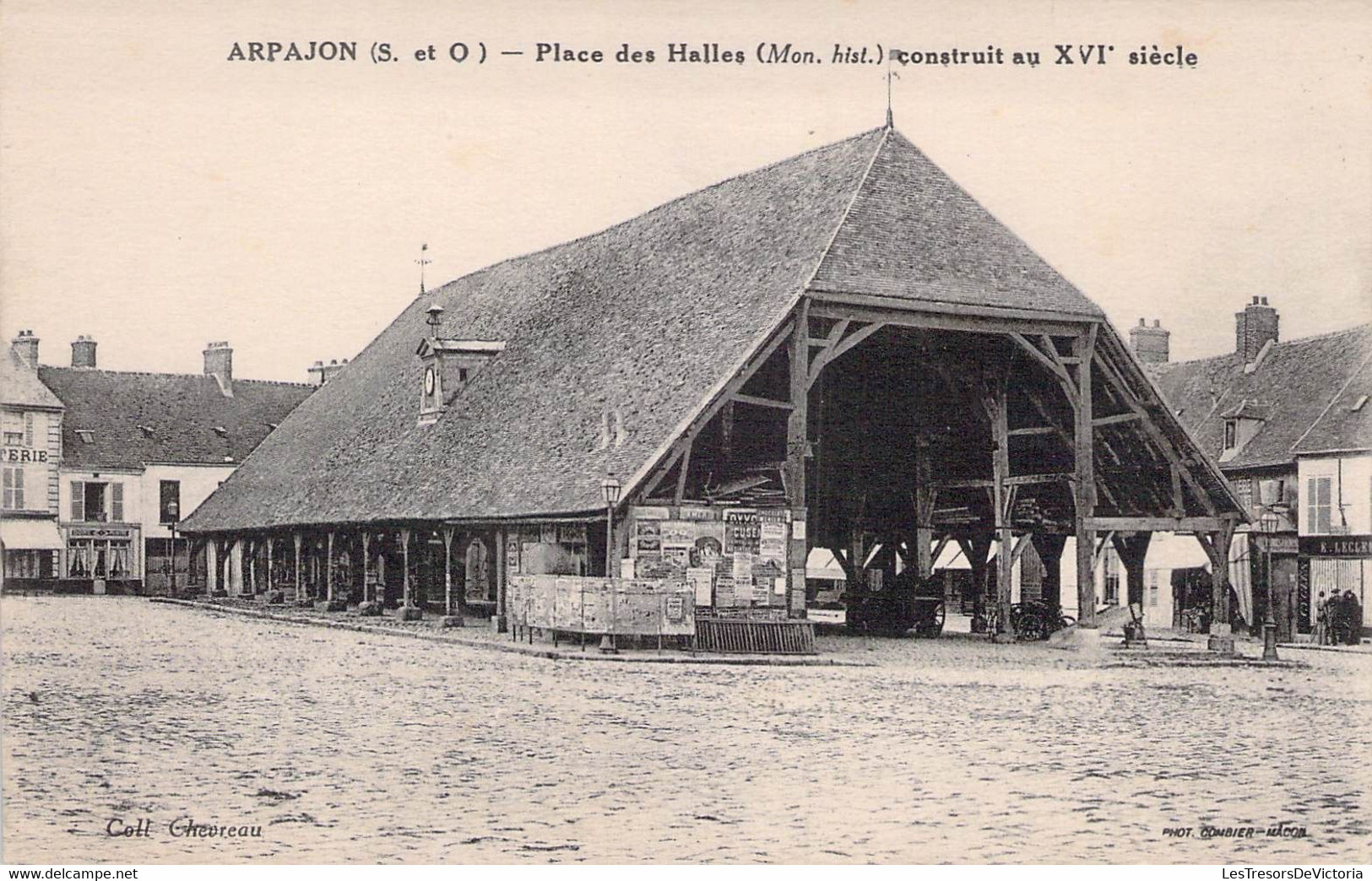 CPA - 91 - ARPAJON - Place Des Halles - Coll CHEVREAU - Arpajon