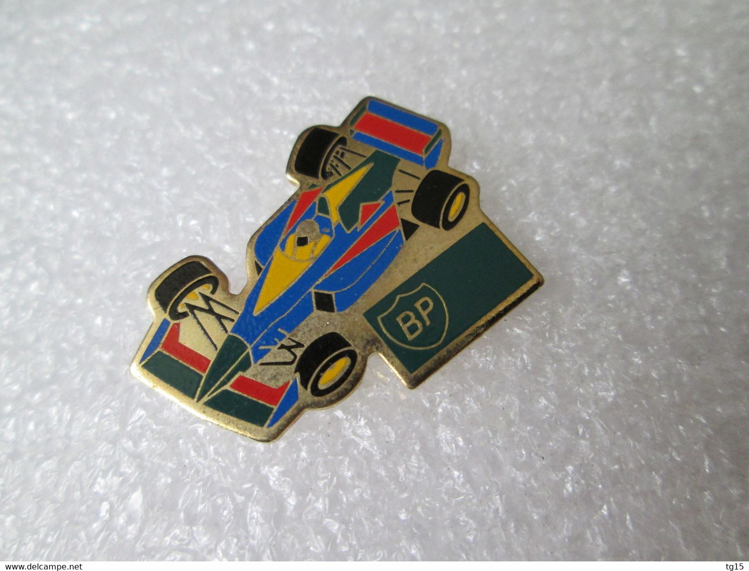 PIN'S    BP  FORMULE 1  LARROUSSE - F1