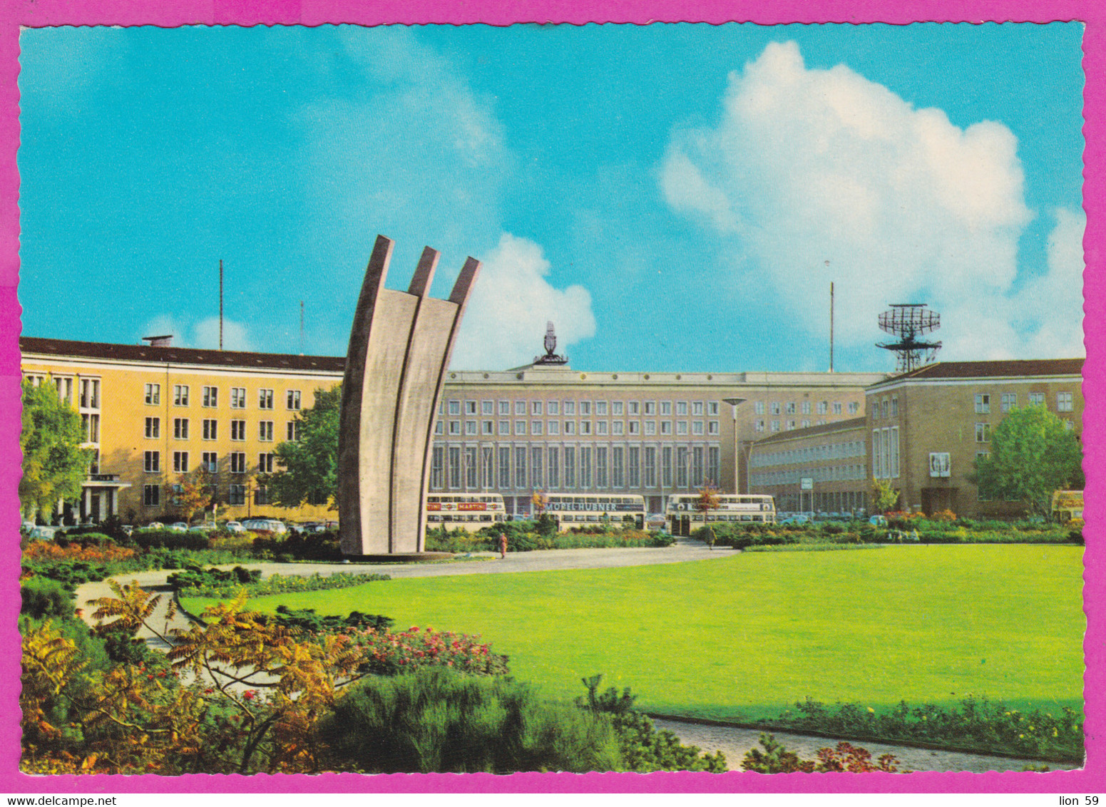 282069 / Germany - Berlin - Flughafen Tempelhof Platz Der Luftbrucke Mit Luftbruckendenkmal PC 921/1 Kruger Deutschland - Tempelhof