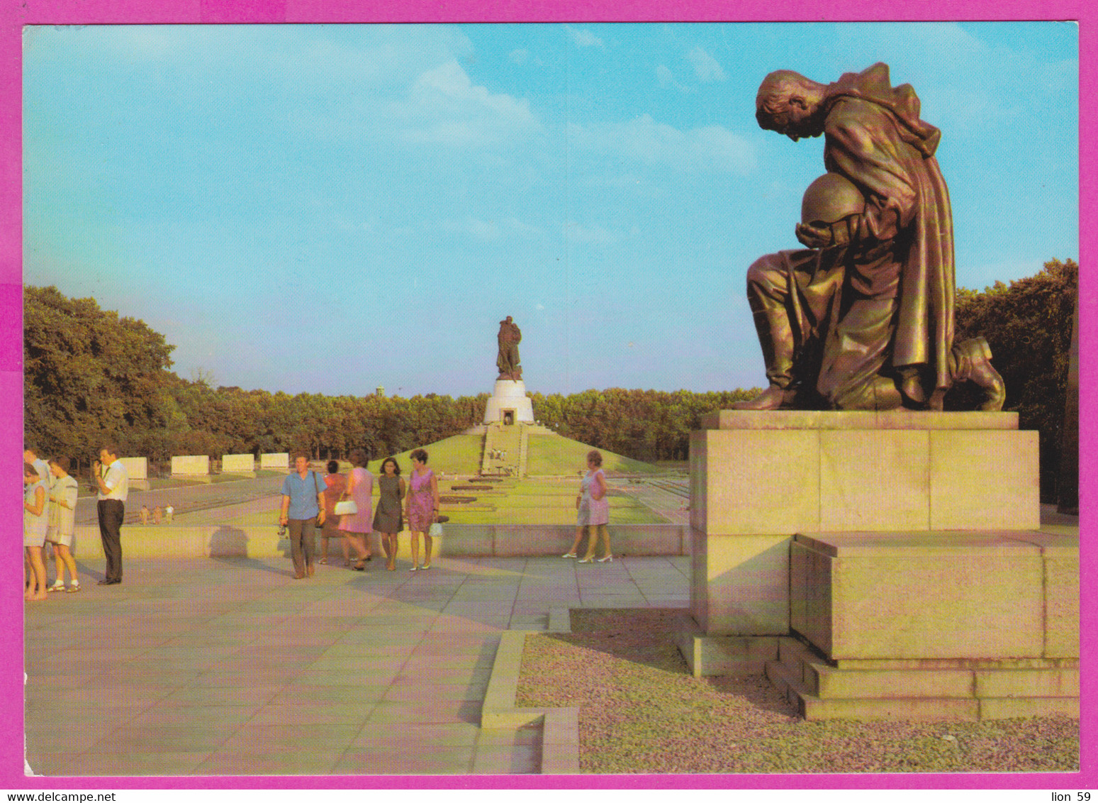 282096 / Germany DDR - Berlin - Soviet War Memorial Treptow (Sowjetisches Ehrenmal Treptow) Monument  PC Deutschland - Treptow