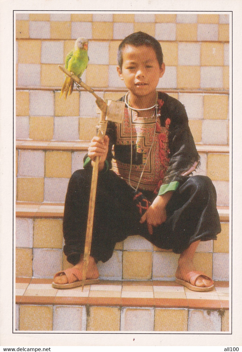 A20017 - CHIANG MAI ENFANT MAEOS THE TEMPLE OF DOI SUTHEP THAILAND PHOTO PATRICK DE WILDE HOA QUI IMPRIME EN CEE - Thaïlande