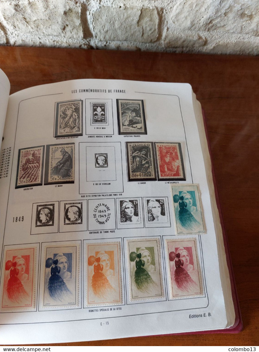 ALBUM PHILATELIQUE FRANCE COLLECTION + 2250 TIMBRES VOIR DETAIL ANNONCE