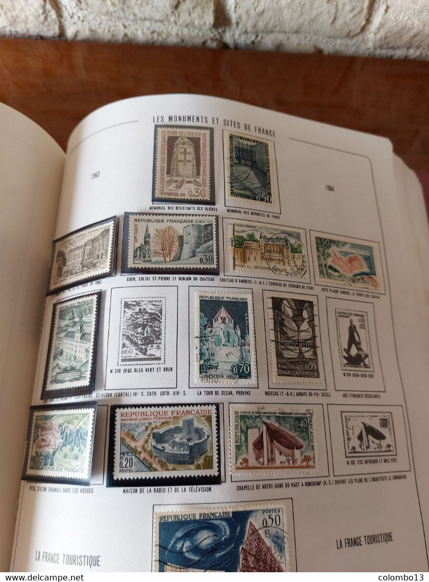 ALBUM PHILATELIQUE FRANCE COLLECTION + 2250 TIMBRES VOIR DETAIL ANNONCE