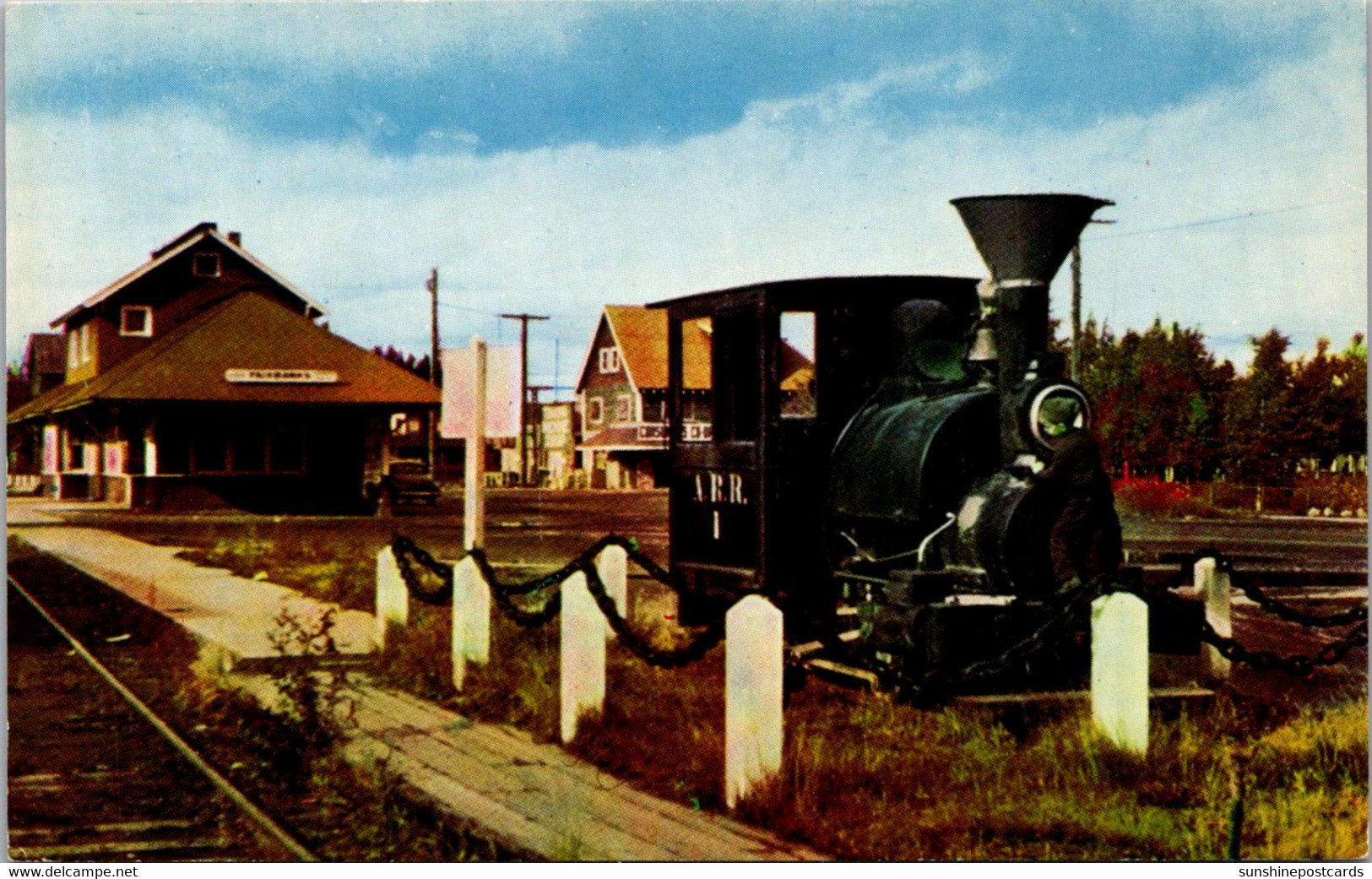 Alaska Fairbanks Railroad Station With One Of The First Locomotives - Fairbanks