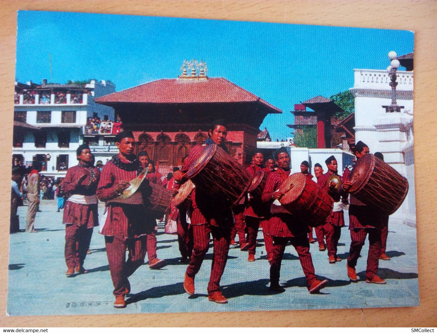 Tibet Ou Népal ? (voir Au Dos, Com Sur Le Tibet, Timbre Du Népal) Farmers With Their Typical Drums (Dhimey) (GF3343) - Tibet