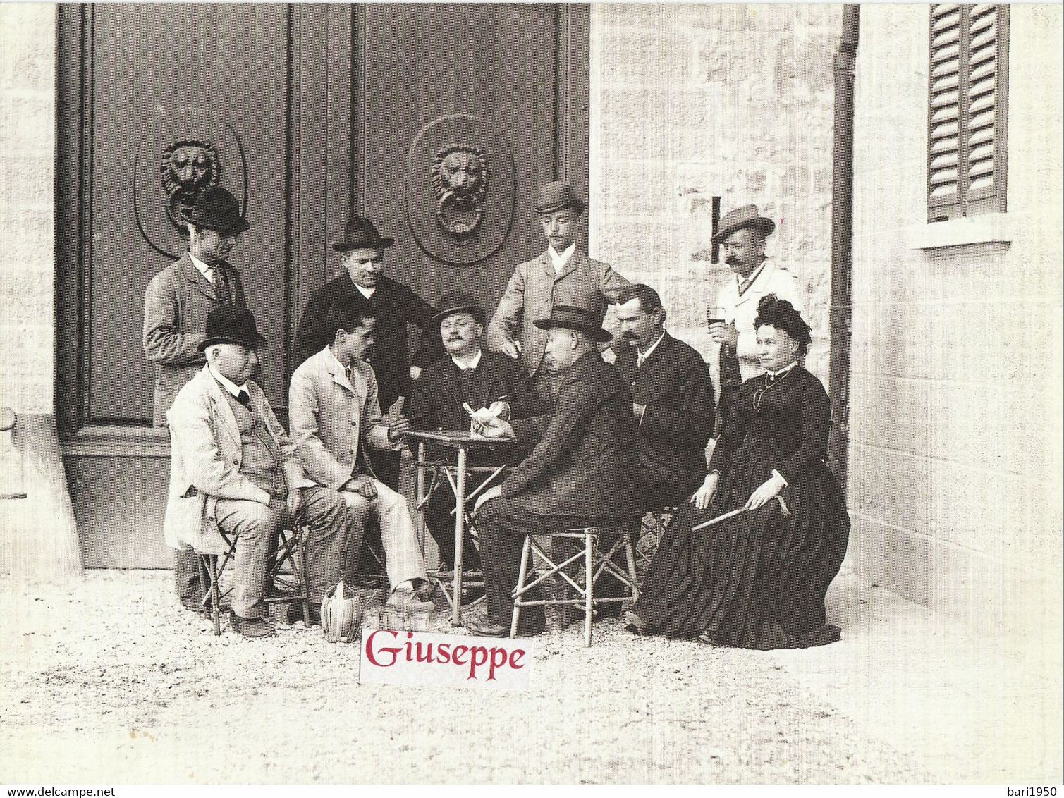 Foto Riproduzione " Copyright  Fratelli Alinari "  1880 Gruppo Di Giocatori Davanti Al Portone - Personen