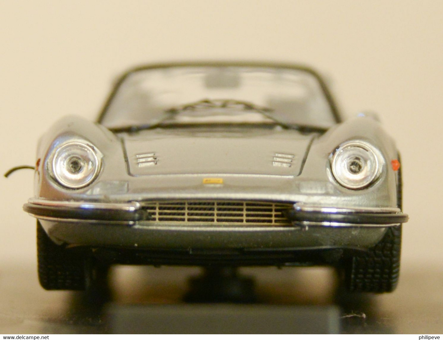 FERRARI Dino 246 GT Street 1969 - BANG 1:43 - Bang